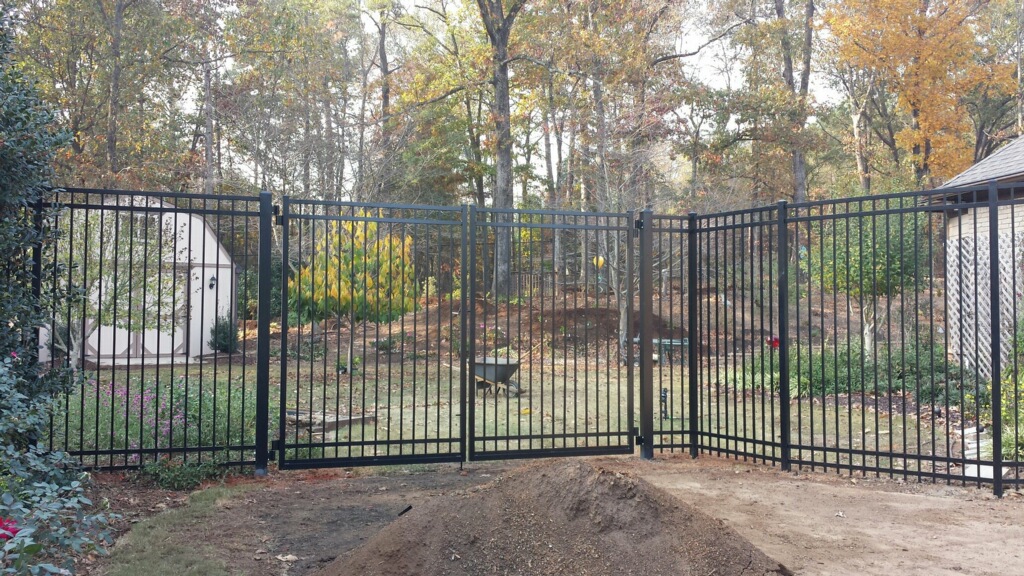 8039-aluminum-ornamental-fence