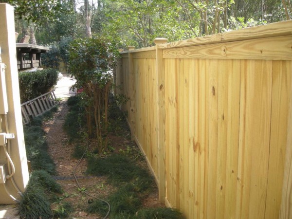 wood-fence-with-cap